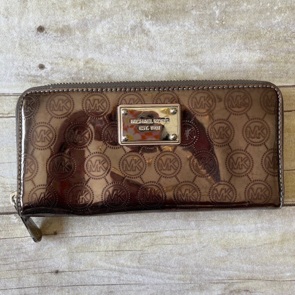 Michael Kors Metallic Wallet